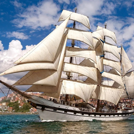Tall Ship opuszczający port