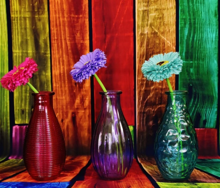 Puzzle - Grafika - Kolorowe wazony z kwiatami
