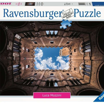 Cortile del Podestà, Palazzo Pubblico, Siena, Włochy